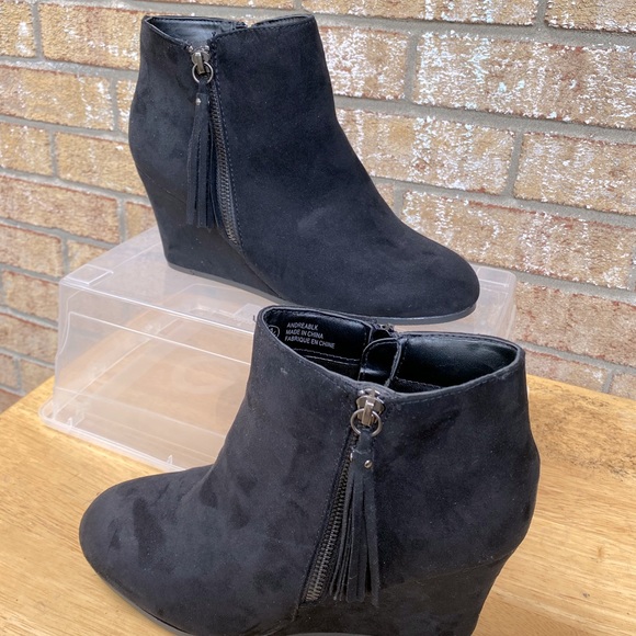 Lexie & Abbie. Black booties size 8.5 - Picture 6 of 15